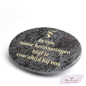 granieten gedenkteken 3