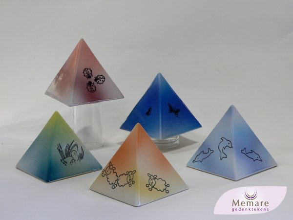 urntjes401kzpiramide12x12cminclzeefdrukafbeelding