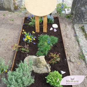 zwerfsteen met een cortenstalen omranding 2